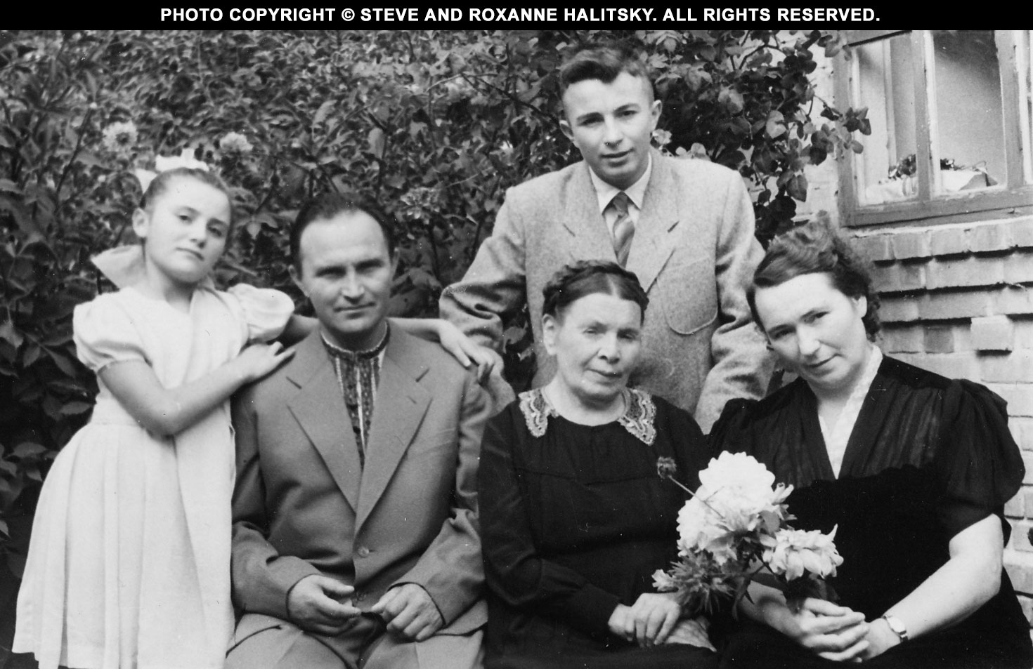 Анастасия Галицкая, Константин Галицкий, Бабушка Екатерина, Владимир Галицкий и Мать Ольга (1958)